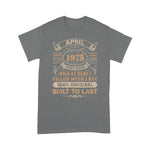 Scotstee Shop - 46th Birthday Gifts 46 Years Old Retro Born In April 1975 Birthday Shirt