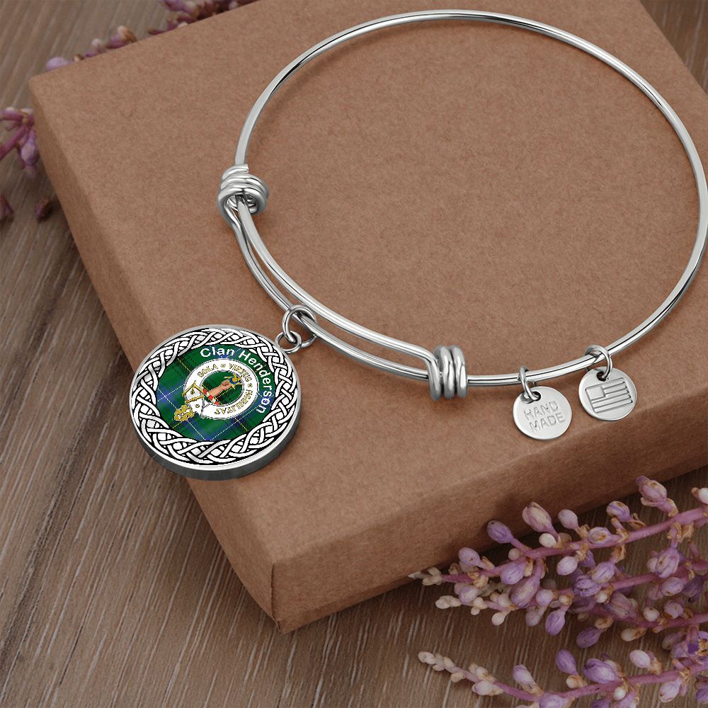 Scotstee Shop Jewelry Henderson Old Crest Clan Scotland Tartan Plaid Charm Circle Bangle Bracelet Jewelry Gift  For Women